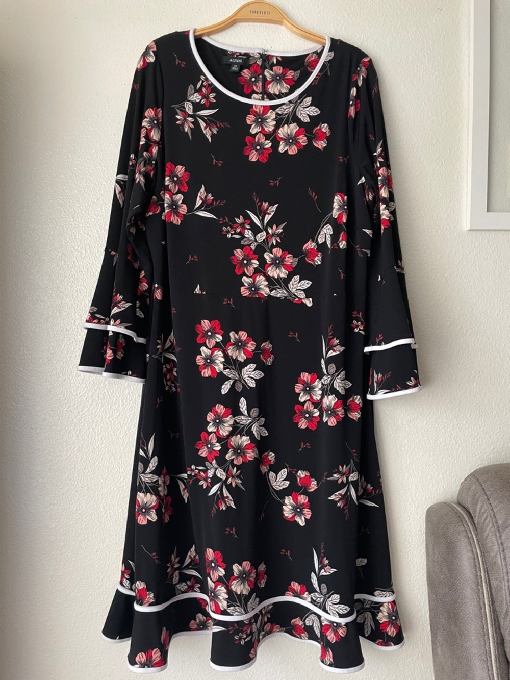 Alfani Floral Fit and flare tiered dress - Picture 2 of 4